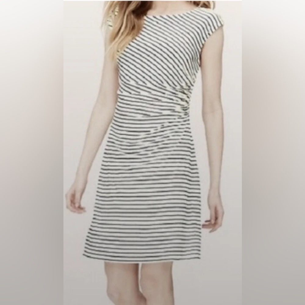 Ann Taylor LOFT black and beige lined sheath dress